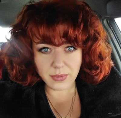 Redhead housewife shows pussy