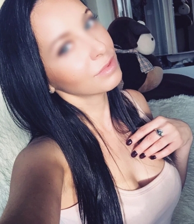 Hot manicurist Sveta from Yekaterinburg