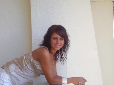 Beauty gave a blowjob to a guy