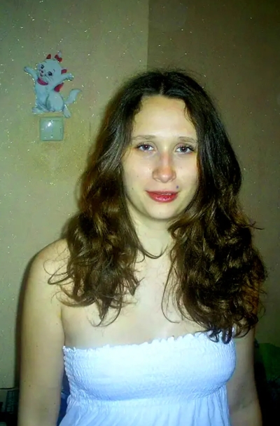 The girl loves to pose