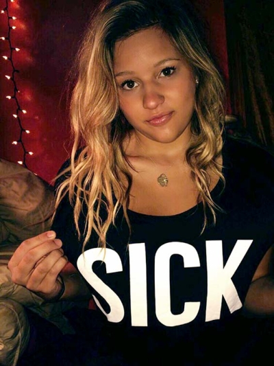 Naked beauty at home selfie: exciting ero for free online