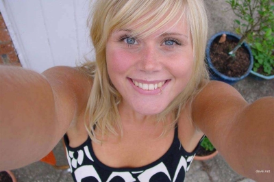 Naked blonde shows everything - hot erotica