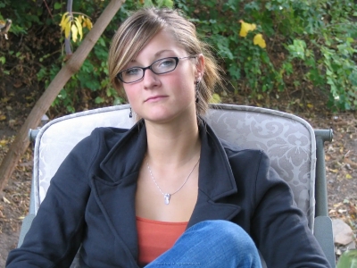 Cute blow job girl posing naked