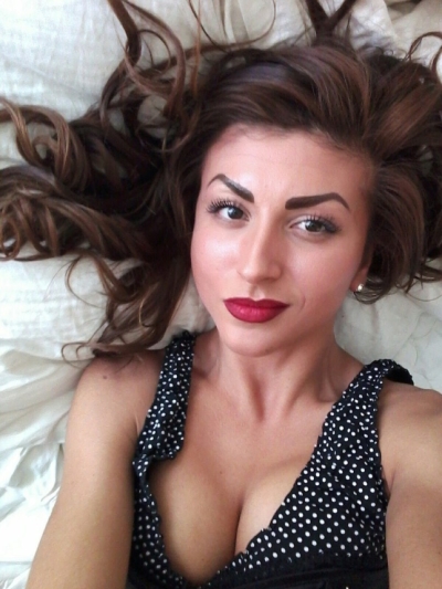 Skinny brunette with open intimate parts. Wouldn't mind taking selfies with a cock in her mouth