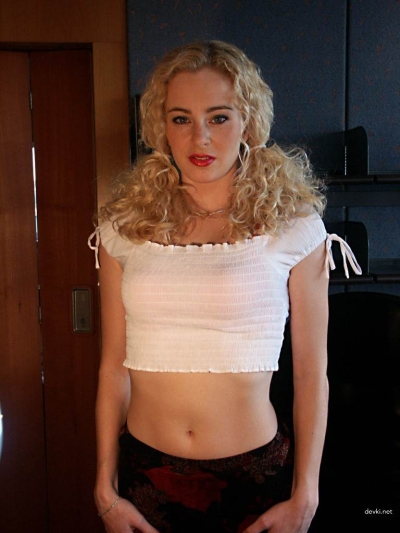 Домашнее порно сексуальной блондинки