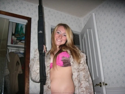 Опасная штучка снимает как в неё входит член парня