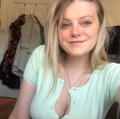 Cute blonde loves blowjobs and sucking a thick dick