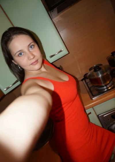 Любительская эротика пышногрудой женщины с сочной попкой