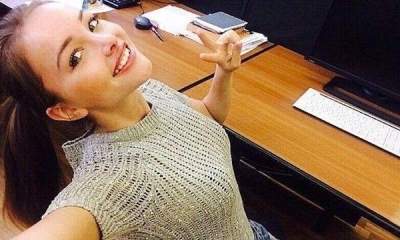 Girls are bored at work (26 photos)