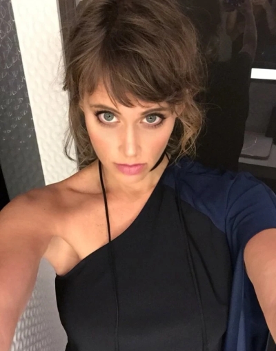 Attractive brunettes with memorable looks (33 photos)