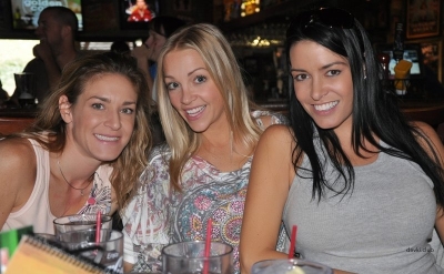 Девчонки сексуально развлекаются