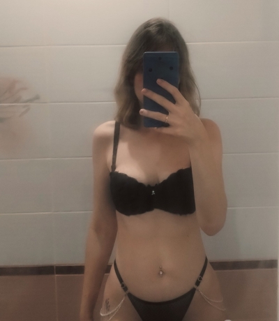 Личные горячие снимки сексапильной красотки для взрослых