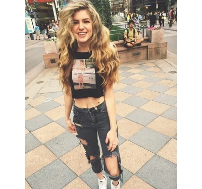 Girl of the Day - AnneMarie Morin